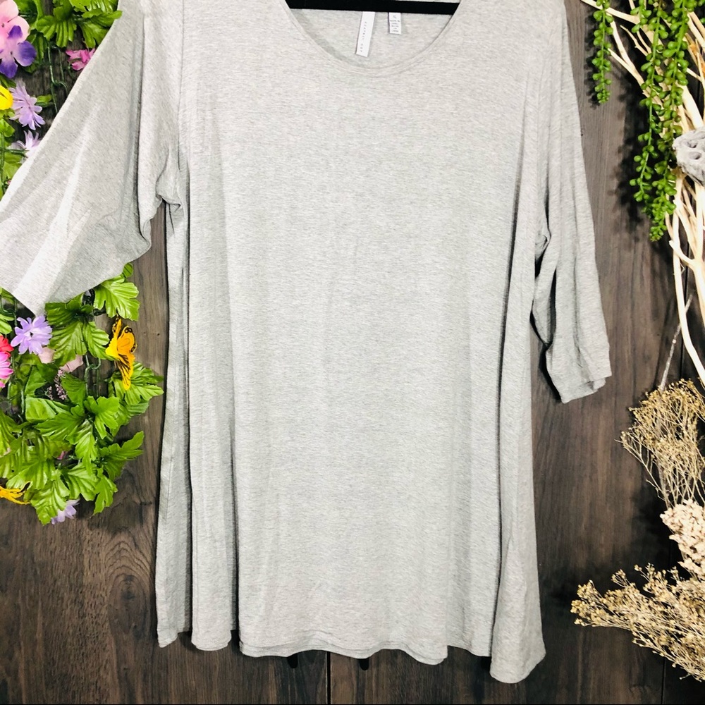 🌸5/$25🌸 NWOT Grey Quarter Sleeve Basic Flowy Top Size XL - Picture 7 of 15